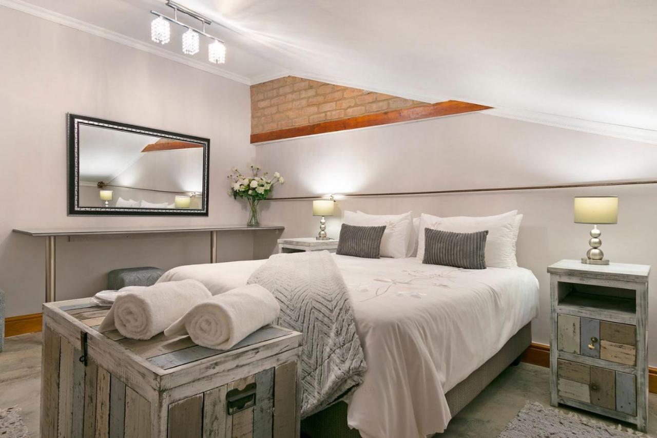 Apartament J'S Audacious Living Montagu Self Catering Zewnętrze zdjęcie