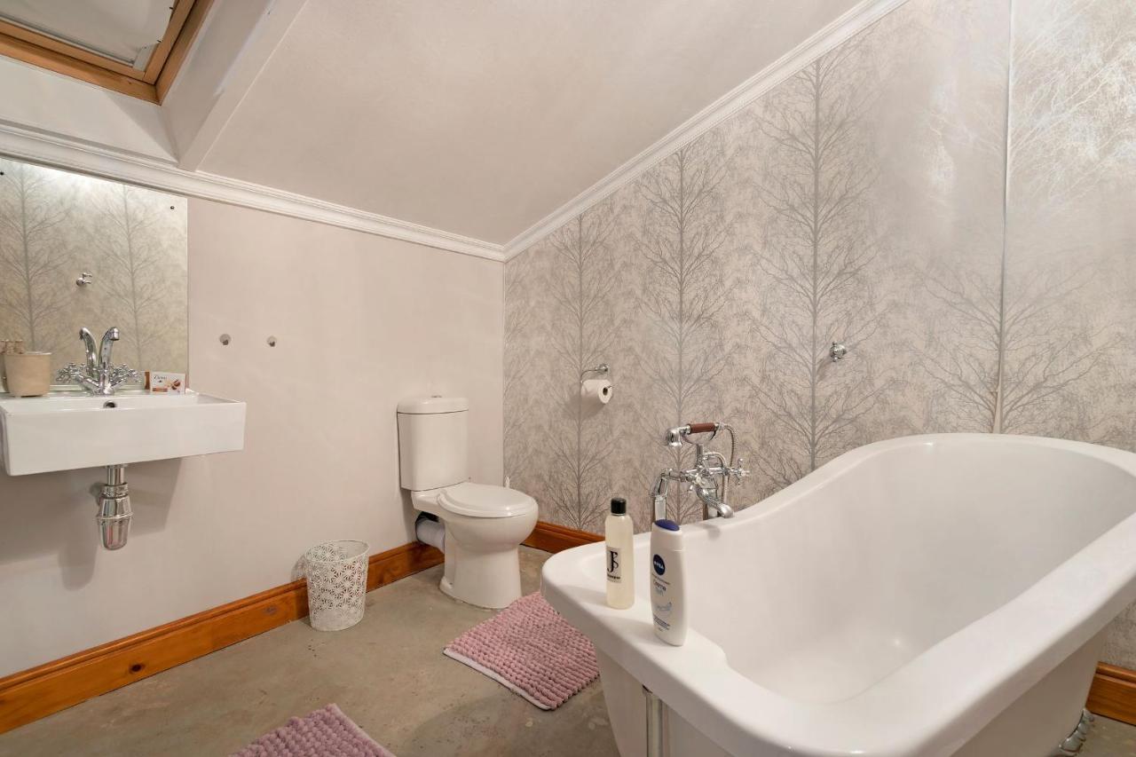 Apartament J'S Audacious Living Montagu Self Catering Zewnętrze zdjęcie