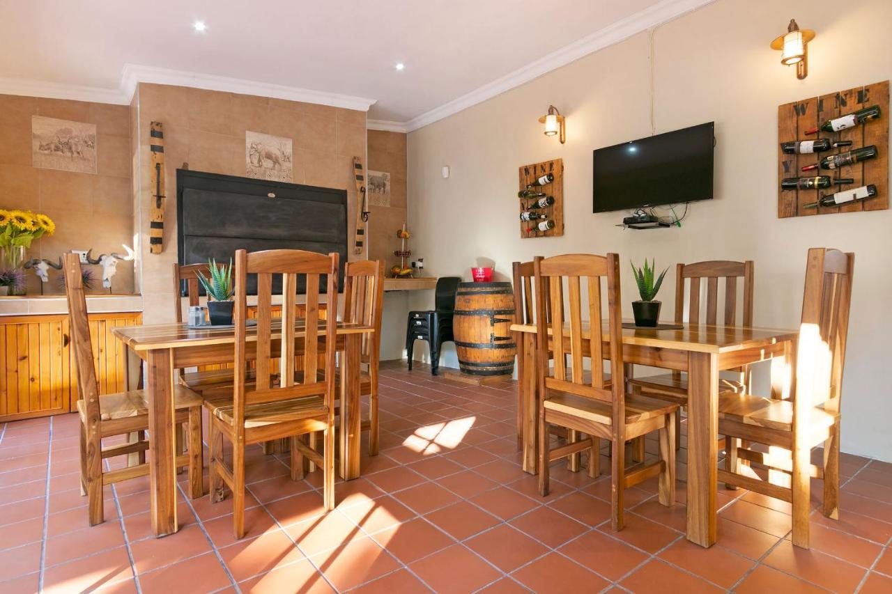 Apartament J'S Audacious Living Montagu Self Catering Zewnętrze zdjęcie