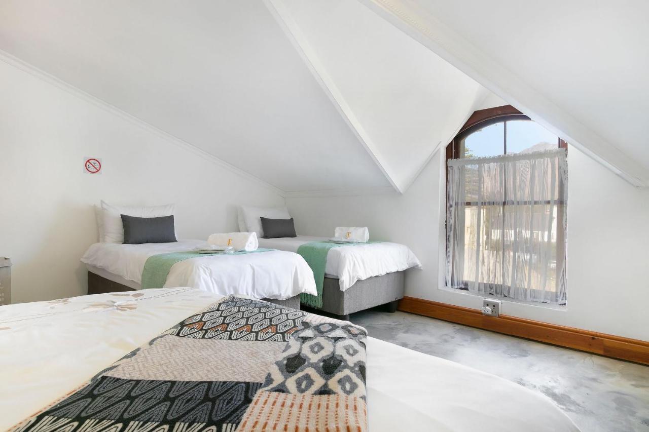 Apartament J'S Audacious Living Montagu Self Catering Zewnętrze zdjęcie