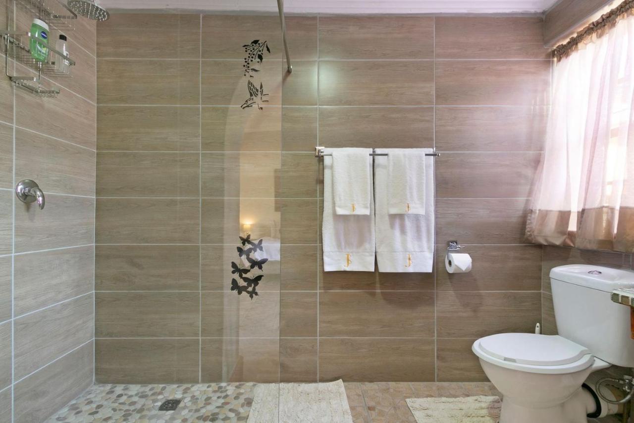 Apartament J'S Audacious Living Montagu Self Catering Zewnętrze zdjęcie